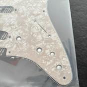PICKGUARD STRAT SSS 8 HOLES AGED PEARL WD MUSIC MINI SWITCH