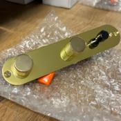 PLAQUE DE CONTROLE CABLEE TELECASTER 3 POSITIONS DOREE