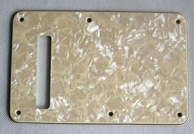 PLAQUE VIBRATO STRAT MODERNE AGED PEARL