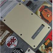 PLAQUE VIBRATO STRAT MODERNE CREME 3 PLIS