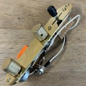 PLAQUE DE CONTROLE CABLEE TELECASTER 3 POSITIONS DOREE