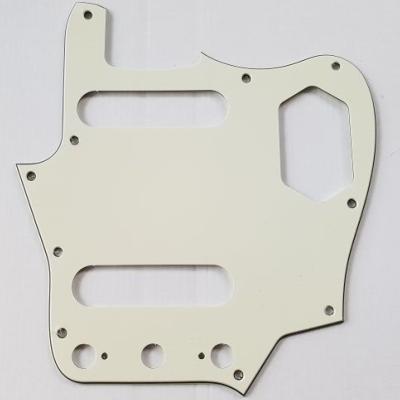 PICKGUARD JAGUAR US PARCHEMIN 3 PLIS