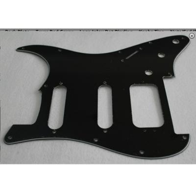 PICKGUARD SSH NOIR 3 PLIS ESPACEMENT FLOYD ROSE