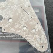 PICKGUARD STRAT SSS AGED PEARL WD MUSIC MINI SWITCH