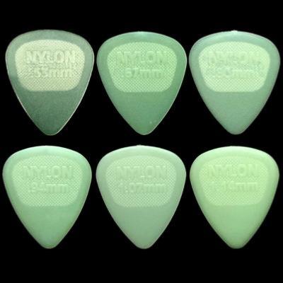 12 MEDIATORS DUNLOP NYLON GLOW 0.67mm