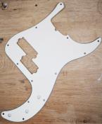 PICKGUARD PRECISION BASS 5 CORDES US CREME 3 PLIS
