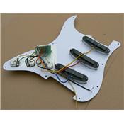 PICKGUARD STRAT SSS BLANC PRE-ASSEMBLE
