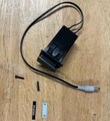 BOITIER VERTICAL POUR PILE 9V OVATION CELEBRITY ET AUTRES