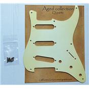PICKGUARD SSS 8 TROUS RELIC AGED WHITE 1 PLI + VIS