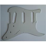 PICKGUARD SSS 8 TROUS BLANC 3 PLIS
