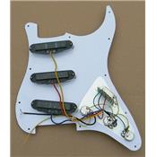 PICKGUARD STRAT SSS BLANC PRE-ASSEMBLE GAUCHER