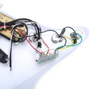 PICKGUARD STRAT SSH NOIR PRE-ASSEMBLE