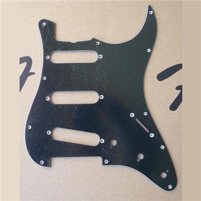 PICKGUARD SSS JAPAN VINTAGE '62 NOIR 3 PLIS (NOIR/PARCHEMIN/NOIR)